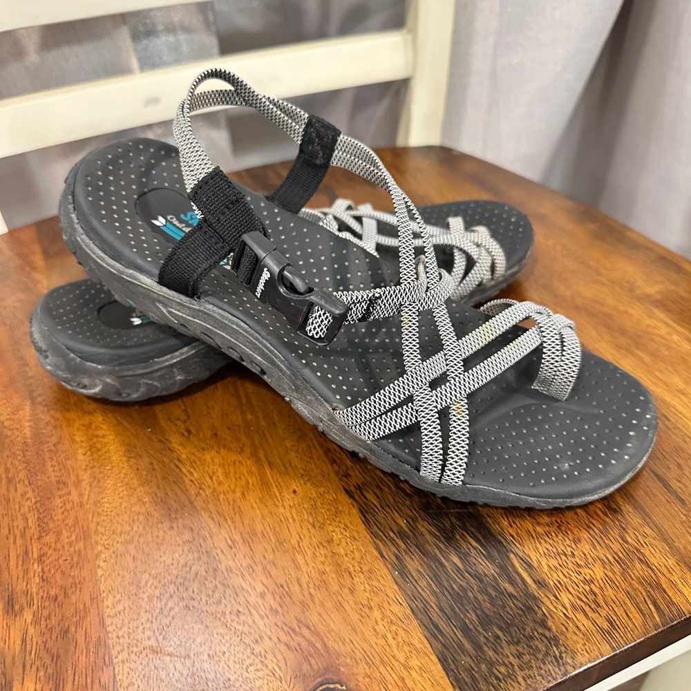 Skechers Outdoor Lifestyle Sandals Women Black White Strappy Hiking Sporty 8